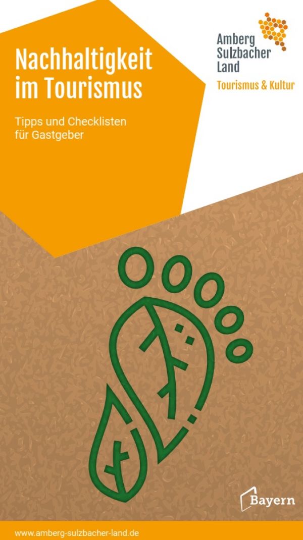 Flyer Fußabdruck mit Überschrift Nachhaltigkeit und Tourismus