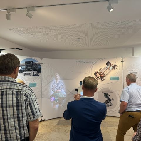 Eröffnung Ausstellung Futur2 Bild 18_M.Bösl